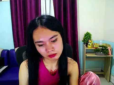 Snapshot of devine_goddess chatting on 04-19-26, 06:10 devine goddess online show from 04-19-26, 06:10