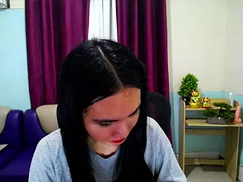 Snapshot of devine_goddess chatting on 04-23-26, 12:29 devine goddess online show from 04-23-26, 12:29