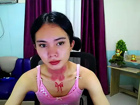 Snapshot of devine_goddess chatting on 05-20-26, 05:41 devine goddess online show from 05-20-26, 05:41