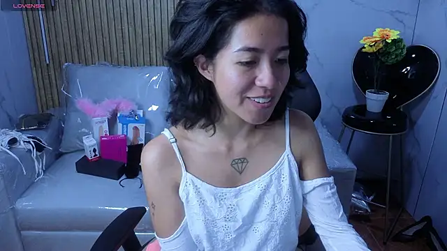 Snapshot of Lynn_turner chatting on 02-21-26, 08:21 Lynn turner online show from 02-21-26, 08:21