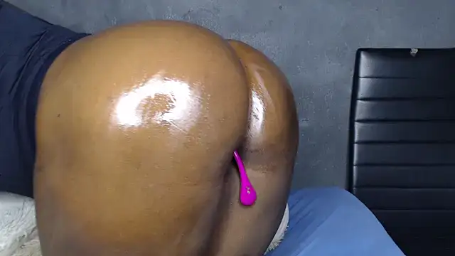 Snapshot of hotassxx95 chatting on 02-05-26, 07:40 hotassxx95 online show from 02-05-26, 07:40