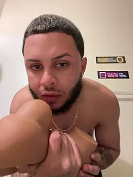 Tu PaPi Favorito online show from 02-05-26, 04:17