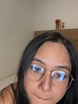 Lucianaaguzman online show from 02-20-26, 01:57