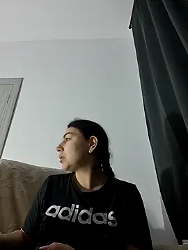 Snapshot of AbellaDesiree chatting on 02-28-26, 04:02 AbellaDesiree online show from 02-28-26, 04:02