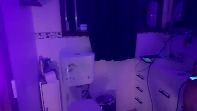 Snapshot of SweetValleyHotwife chatting on 03-05-26, 10:55 SweetValleyHotwife online show from 03-05-26, 10:55