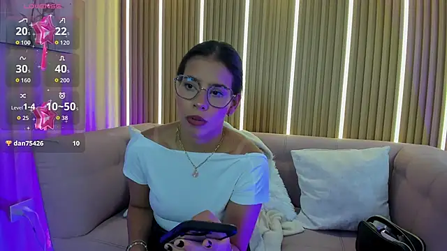 Luna Millers online show from 05-19-26, 04:30