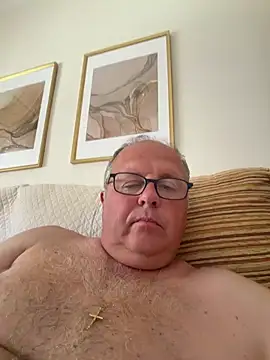 Snapshot of YachtCaptain10 chatting on 06-05-26, 11:49 YachtCaptain10 online show from 06-05-26, 11:49