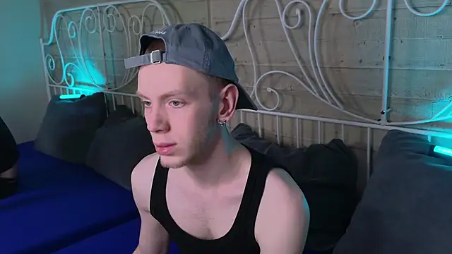 Snapshot of ZidNevil chatting on 02-11-26, 08:25 ZidNevil online show from 02-11-26, 08:25