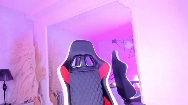 KarelyMitchel online show from 04-11-26, 01:04