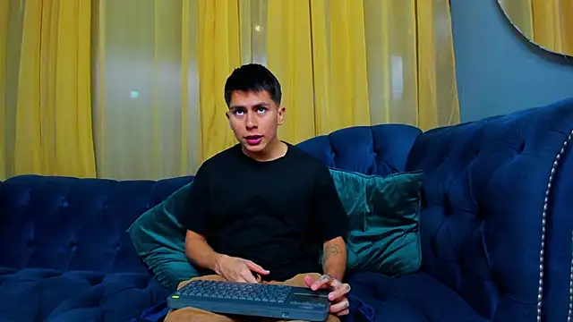 Aron pulse online show from 03-11-26, 01:17