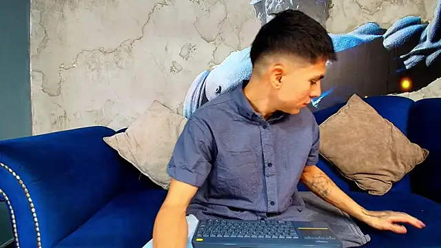 Aron pulse online show from 03-28-26, 01:22