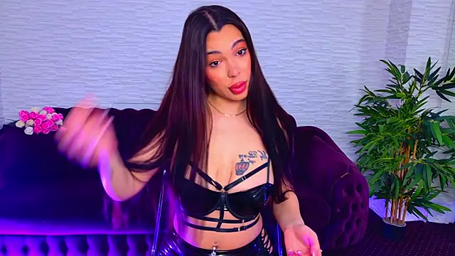 Snapshot of MollyDolley chatting on 02-19-26, 08:16 MollyDolley online show from 02-19-26, 08:16