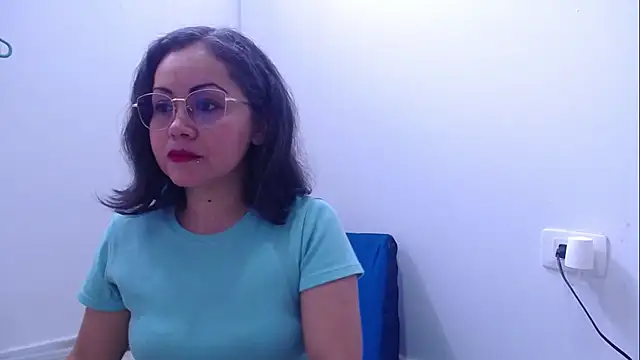 Snapshot of playfullpaulina chatting on 02-04-26, 08:47 playfullpaulina online show from 02-04-26, 08:47