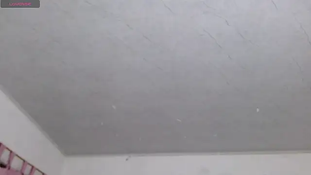 Snapshot of mia_fox666 chatting on 06-12-26, 02:21 mia fox666 online show from 06-12-26, 02:21