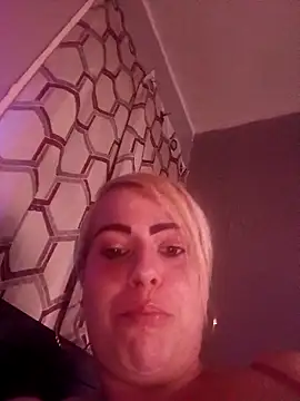 Shirley0810 online show from 04-15-26, 04:52