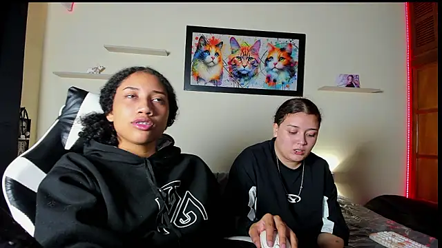 Snapshot of meredit_cris23 chatting on 02-15-26, 12:47 meredit cris23 online show from 02-15-26, 12:47