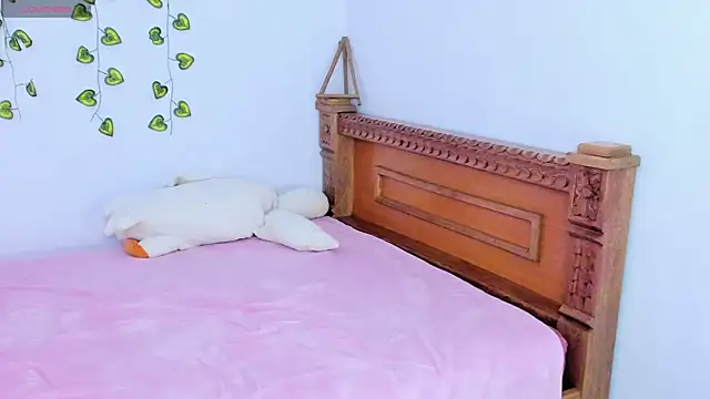 LoveMaki444 online show from 04-24-26, 06:49