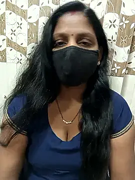 Snapshot of Parul-009 chatting on 02-12-26, 07:25 Parul-009 online show from 02-12-26, 07:25