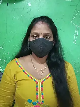 Snapshot of Parul-009 chatting on 06-06-26, 05:01 Parul-009 online show from 06-06-26, 05:01