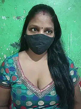 Snapshot of Parul-009 chatting on 06-14-26, 04:36 Parul-009 online show from 06-14-26, 04:36
