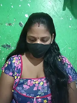 Snapshot of Parul-009 chatting on 06-17-26, 04:26 Parul-009 online show from 06-17-26, 04:26