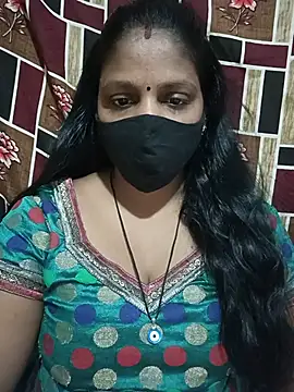 Snapshot of Parul-009 chatting on 06-23-26, 04:43 Parul-009 online show from 06-23-26, 04:43