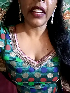 Snapshot of Parul-009 chatting on 06-28-26, 05:57 Parul-009 online show from 06-28-26, 05:57