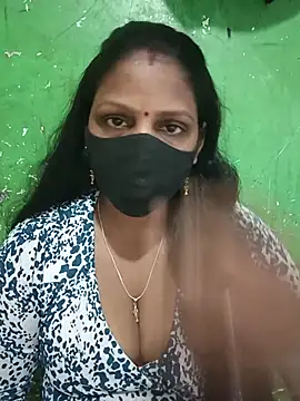 Snapshot of Parul-009 chatting on 07-16-26, 04:40 Parul-009 online show from 07-16-26, 04:40