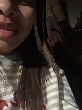 Snapshot of Violin_xue chatting on 02-13-26, 09:49 Violin xue online show from 02-13-26, 09:49