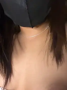 Snapshot of Violin_xue chatting on 02-20-26, 05:24 Violin xue online show from 02-20-26, 05:24