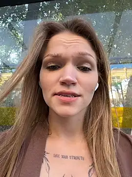 Snapshot of StreetSquirt chatting on 07-18-26, 03:33 StreetSquirt online show from 07-18-26, 03:33