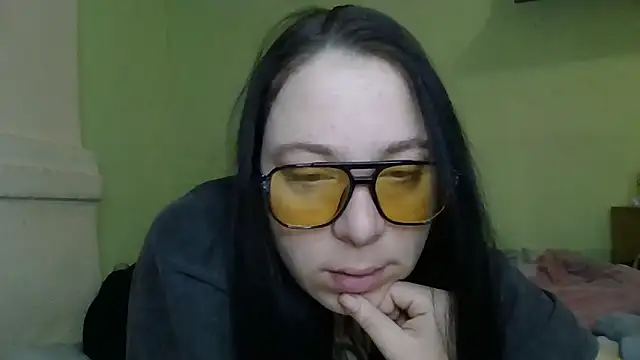 Snapshot of MillaSourety chatting on 02-12-26, 08:53 MillaSourety online show from 02-12-26, 08:53