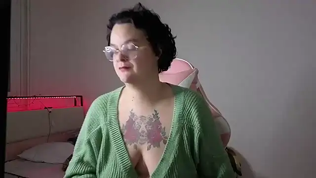 lunatigre4 online show from 02-05-26, 09:41