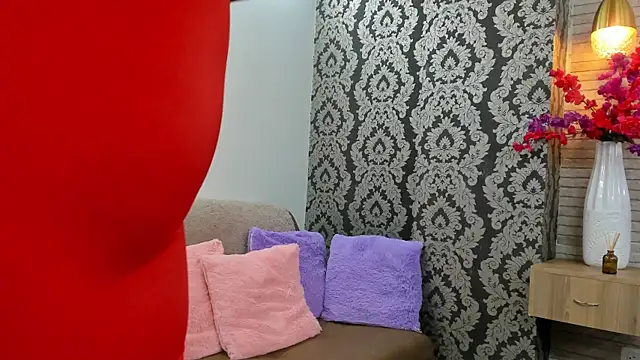 Snapshot of Charlotte-Wright chatting on 02-08-26, 11:35 Charlotte-Wright online show from 02-08-26, 11:35