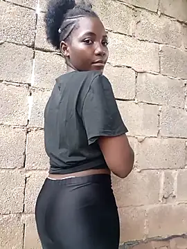 Snapshot of Bald_gee chatting on 02-17-26, 06:32 Bald gee online show from 02-17-26, 06:32