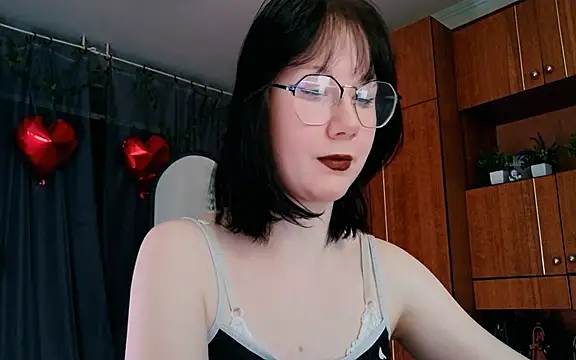 Snapshot of marty_bree chatting on 02-25-26, 01:43 marty bree online show from 02-25-26, 01:43