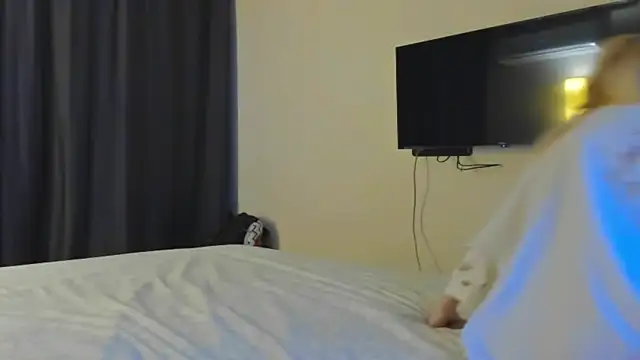 Lesyalisss online show from 04-16-26, 06:52