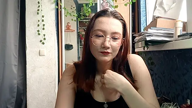 PhoebePalmer online show from 04-18-26, 11:25