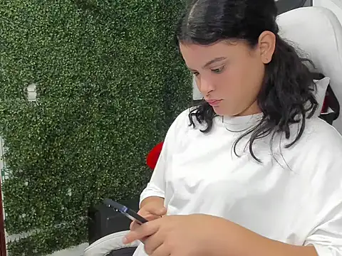 Andrea girlx online show from 02-17-26, 01:51