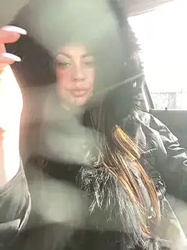 Snapshot of goldengenesdoll chatting on 02-25-26, 11:31 goldengenesdoll online show from 02-25-26, 11:31