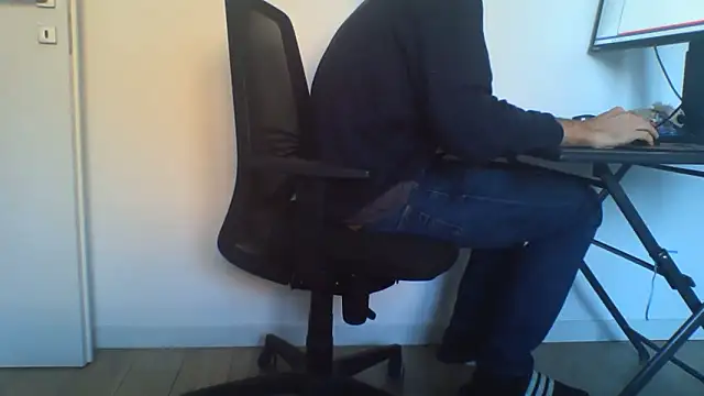 Snapshot of andre_italy chatting on 02-27-26, 11:54 andre italy online show from 02-27-26, 11:54