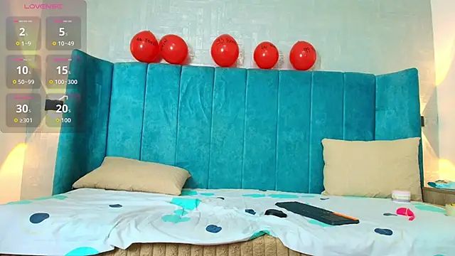 Snapshot of dulcenena_moon chatting on 02-14-26, 07:32 dulcenena moon online show from 02-14-26, 07:32