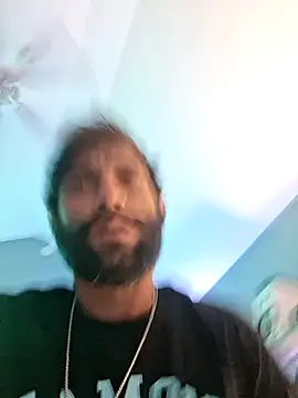 Snapshot of TrndSettr chatting on 02-15-26, 01:35 TrndSettr online show from 02-15-26, 01:35