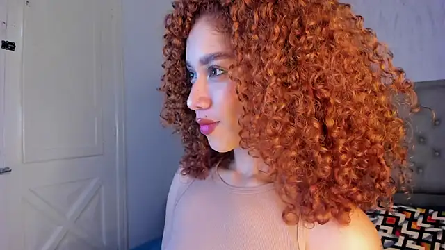 Snapshot of Sienna_brunette chatting on 04-24-26, 12:07 Sienna brunette online show from 04-24-26, 12:07