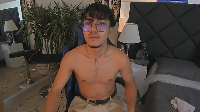 Snapshot of kai_storn chatting on 02-22-26, 11:20 kai storn online show from 02-22-26, 11:20