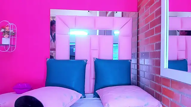 Snapshot of Baby_doll_XOXO chatting on 02-15-26, 02:36 Baby doll XOXO online show from 02-15-26, 02:36