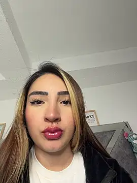 Snapshot of KimCollinss chatting on 02-18-26, 02:07 KimCollinss online show from 02-18-26, 02:07