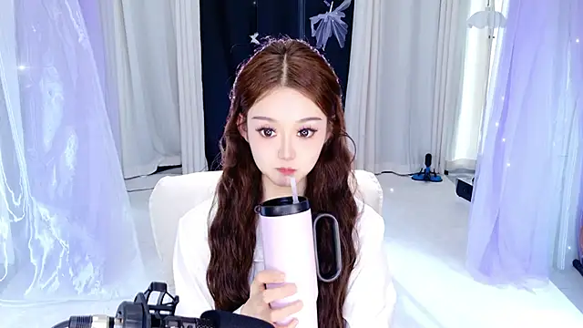 Snapshot of Dancer_Lucky-Nini chatting on 02-18-26, 07:59 Dancer Lucky-Nini online show from 02-18-26, 07:59