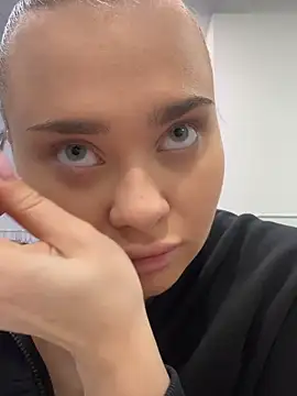 Snapshot of MonicaWestt chatting on 02-21-26, 09:21 MonicaWestt online show from 02-21-26, 09:21