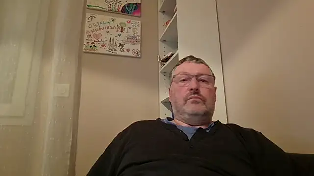 Snapshot of doudou310 chatting on 02-16-26, 05:03 doudou310 online show from 02-16-26, 05:03